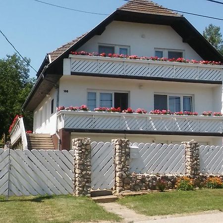 Betti Vendeghaz Lägenhet Alsópáhok Exteriör bild